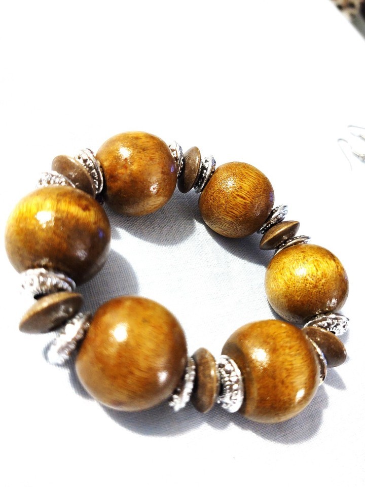 CHUNKY MEDIUM BROWN BALLS AND DARK BROWN WOOD SPACER BEADS STRETCH BRACELET Item image 2
