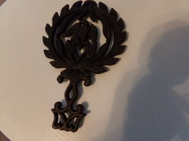 Cast Iron Footed Eagle/Heart Trivet # 118 - £17.40 GBP