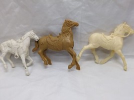 Lot Of (3) Vintage 1960s Horse With Saddled Plastic Toys White Tan 3-4&quot; - £13.75 GBP