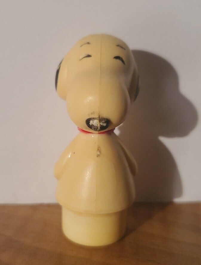 Snoopy Vintage 1958 Little People Type 1.5” Peanuts Hard Plastic Peg Base Toy - $13.85