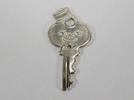 Vintage AMERICAN TOURISTER KEY SMILING BELLBOY Bellhop Valet Key - £7.77 GBP