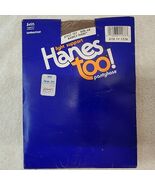 Hanes Too Pantyhose Light Support Sandalfoot Style 157 SIZE AB Barely Th... - $181.42 MXN
