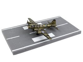 Boeing B-17 Flying Fortress Bomber Aircraft Olive Green Camouflage United States - £14.75 GBP