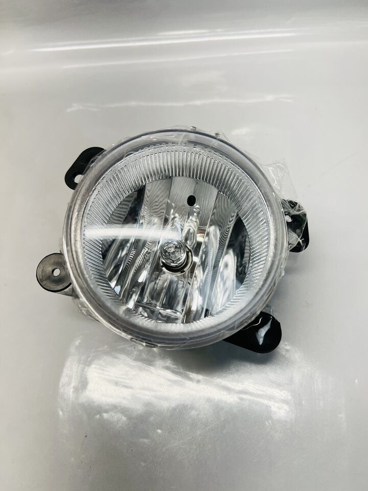 5182026AA 2010-2020 Dodge Journey Jeep Wrangler  Jeep Cherokee Fog Light... - $30.00