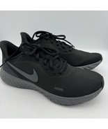 Nike Revolution 5 MenBlack Low Top Sneaker Anthracite Swoosh And Trim New 9 - $184.64 CAD