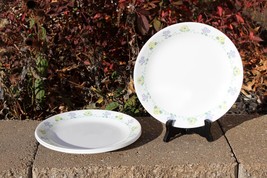Set of 4 Corelle Forget Me Not Floral Yellow Purple Floral Dinner Plates 10.25&quot; - £15.62 GBP