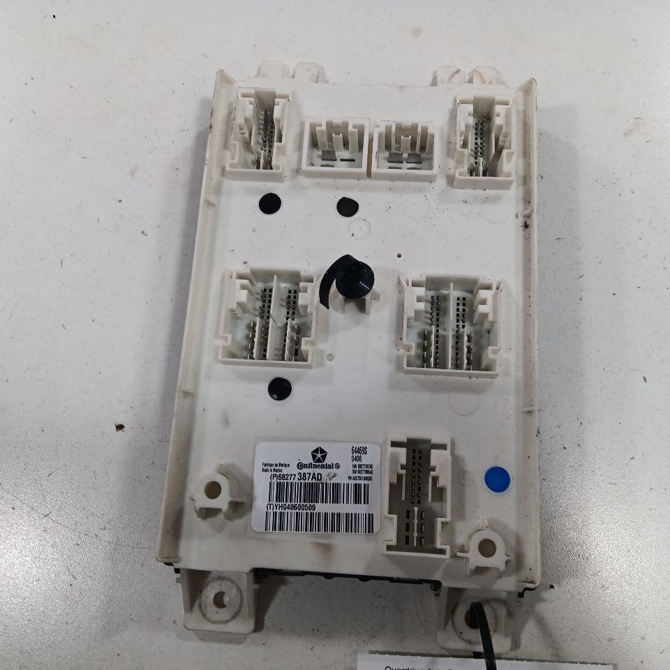 Chrysler 300 BCM Body Control Module {68277387AD} 2015 2016 2017 2018 2019 - $249.94