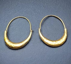 Crescent Hammered Gold Tone Hoop Earrings Textured Gold Tone Continuous Loop  - £9.27 GBP