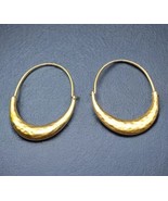 Crescent Hammered Gold Tone Hoop Earrings Textured Gold Tone Continuous ... - £9.27 GBP
