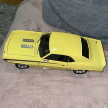 ERTL 1/18 1969 Chevy Camaro SS SS396 Daytona Yellow American Muscle &#39;69 - £15.80 GBP