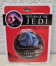 Vintage 1983 Star Wars Return of The Jedi Photo Button Pin Pinback Max Rebo - $9.89