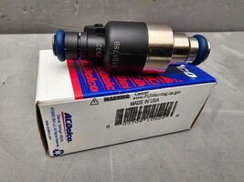 OEM ACDelco Fuel Injector Pontiac Buick Oldsmobile Chevy Models 3.8L 193... - $94.05