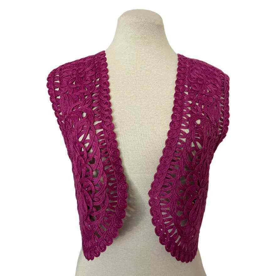 Bandolino Applique Crop Purple Vest Size S - $24.75