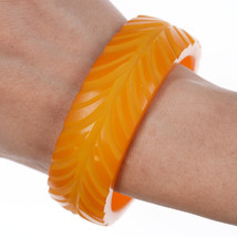 8.25&quot; c1940&#39;s Carved Bakelite Bangle Butterscotch - £122.10 GBP