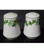 Vintage ROYAL NORFOLK 3.25&quot; Salt And Pepper Shaker Set CARDINAL CHRISTMAS - €8,56 EUR