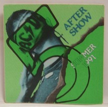 AC/DC / ANGUS YOUNG - VINTAGE ORIGINAL CLOTH CONCERT TOUR BACKSTAGE PASS - $187.33 MXN