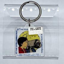 Vintage 1982 E.T. The Extra Terrestrial Elliot Red Sweater Moon Movie Keychain - $10.40