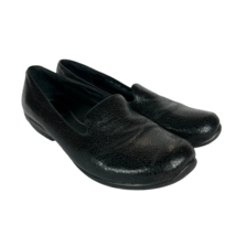 Dansko 40 Loafer Shoes Womens 9.5-10 Olivia Black Leather Slip On Wedge Embossed - £31.04 GBP