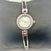 Advance Silver Tone Women’s Quartz Watch 20mm Working New Battery - $321.39 MXN