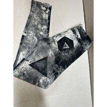 Dona Jo Black White Gray Geometric Yoga Running Leggings Women’s Size 1/S - $32.95