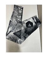 Dona Jo Black White Gray Geometric Yoga Running Leggings Women’s Size 1/S - $32.95