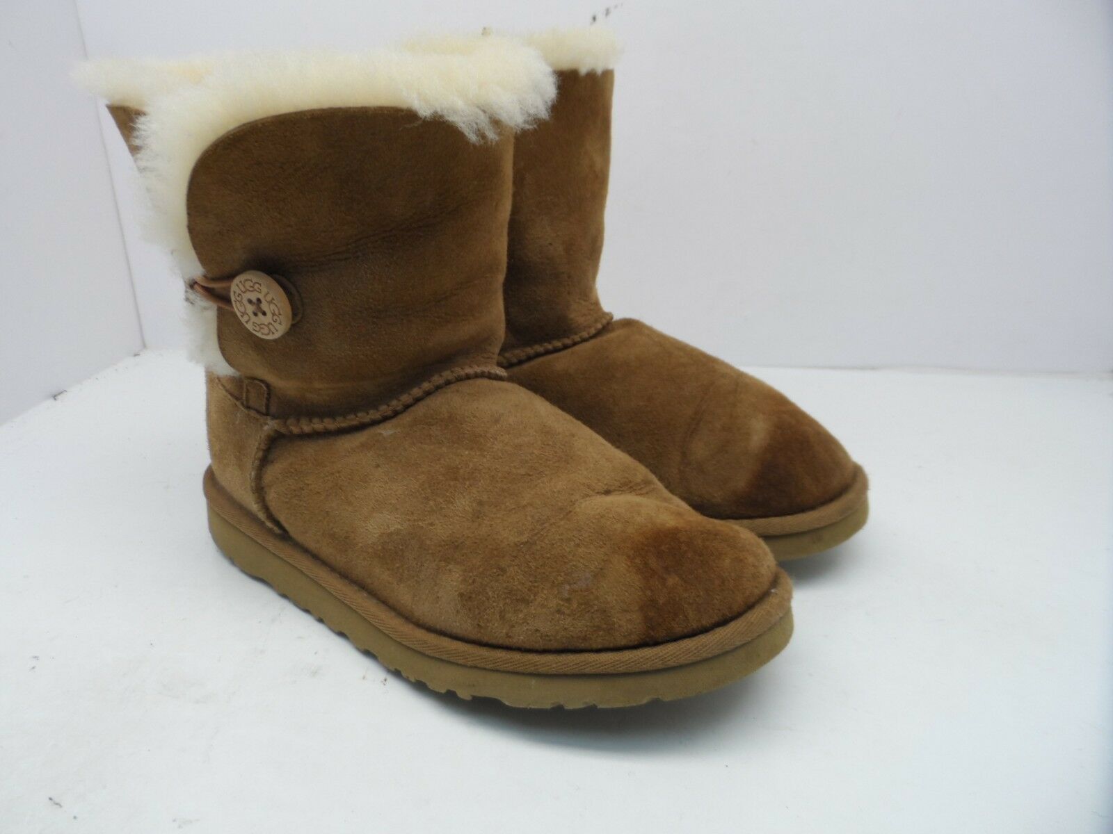 Primary image for Ugg Australia Girl's 5991 Bailey Button Boots Chestnut Size 4M