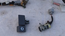 96-02 Toyota 4runner Ignition Switch & Key Cylinder Assembly Set W/Key image 4