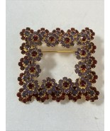 Vendome? Signed Red Amethyst Rhinestone Square Gold Tone 1.5”X1.5” Brooc... - $817.69 MXN