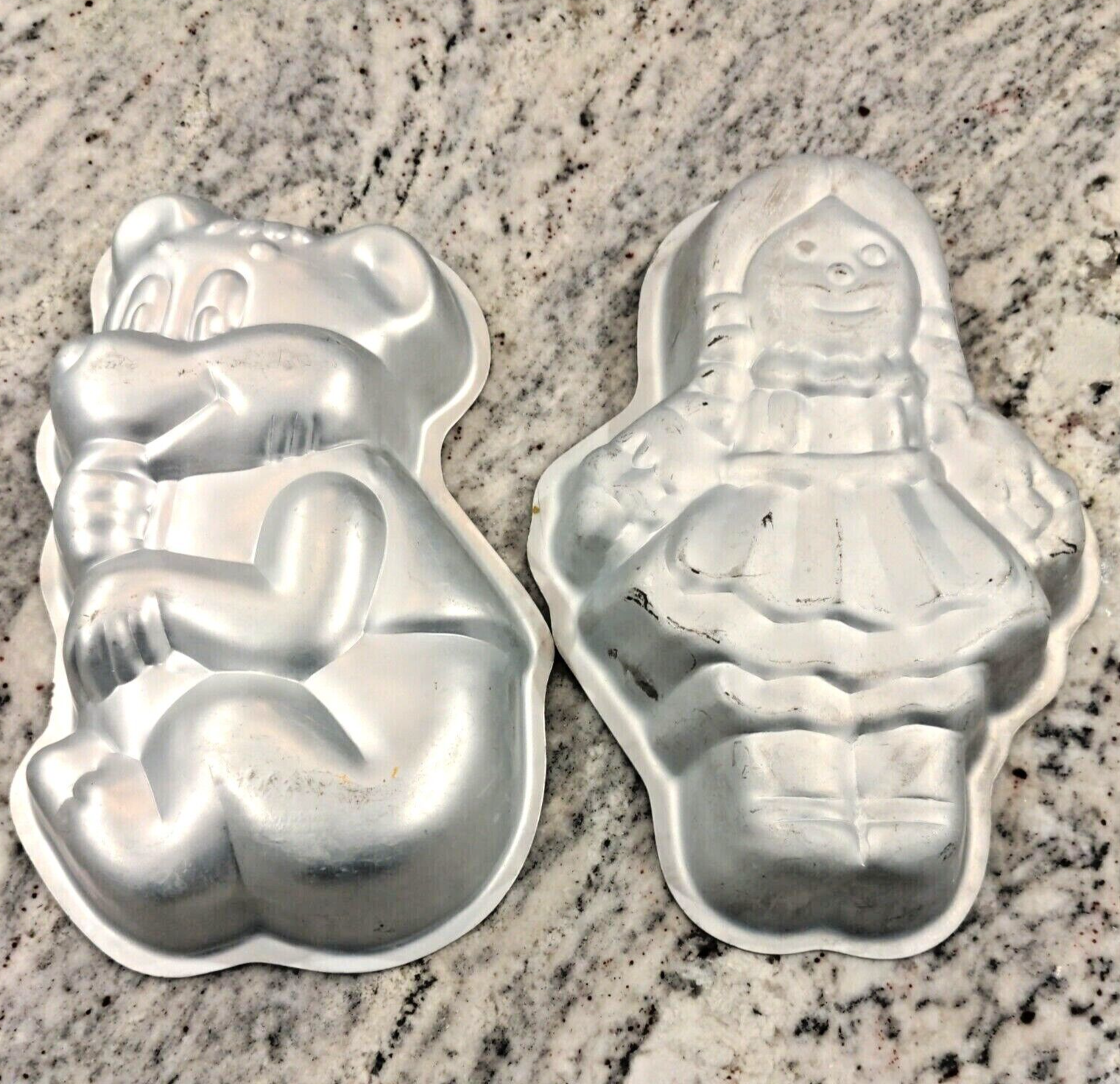 VTG 1975 Wilton Lot of 2 Cake Pans Girl with Pigtails & Honey / Teddy Bear - $6.13