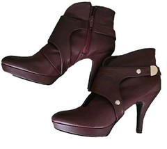 UNLISTED Kenneth Cole ~ Size 11M ~ BURGUNDY ~ 4.25&quot; Heel ~ Ankle Boot - $40.00