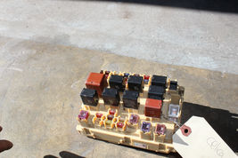 2000-2005 TOYOTA CELICA GT GT-S FUSE RELAY BOX R482 image 5