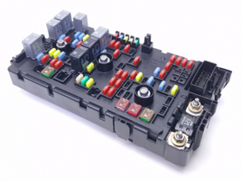 2008-2009 GMC Savana Chevrolet Express Engine Bay Fuse Box 25888290 *REF... - $502.51