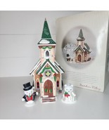 Department Dept 56 Santabear Village 3 Piece Mistletoe Wedding Chapel #5... - $760.08 MXN