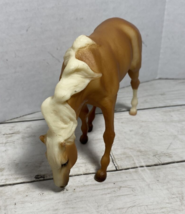 Breyer Reeves Palomino Grazing Mare 4.5” - £14.76 GBP