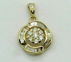 0.50 CT Coupe Ronde Moissanite Baguette Serti Pendentif En 14K or Jaune ... - £68.72 GBP