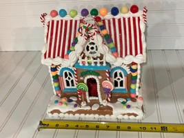 Raz Imports 10&quot; Candy Gingerbread House 2020 Kringle Candy Co 4019083 Light Read - £59.53 GBP