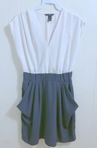 H&amp;M white/blue sleeveless dress big pockets plunging neckline size 6 - $12.00