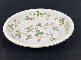 Wedgwood Wild Strawberry Gold Trim Oven To Table Oval Vegetable Bowl 9-1/2&quot; !!!! - £31.14 GBP