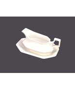 Johnson Brothers Heritage White gravy boat with under-plate made in England. - £58.24 GBP