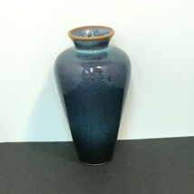 VASE ART POTTERY BLUE SPECKLED WITH BEAUTIFUL RINGED COLOR TOP - $19.79