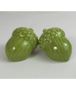Vintage Beautiful Green Fall Acorns 1.75&quot; Salt &amp; Pepper Shakers - $178.66 MXN