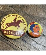 Vintage Buttons Dodge City Cowboy Capital &amp; Geronimo pin backs - $197.57 MXN
