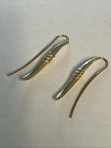 14K Yellow Gold Ribbed Center Pin Dangle 1” Pierced Earrings - $193.05