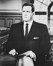 Perry Mason Raymond Burr In Court Posing Prints And Posters 16521 - £7.66 GBP