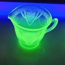 Georgian Lovebirds Green Uranium Vaseline Federal Depression Glass Creamer - $18.71