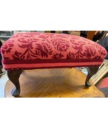Vintage Hand Stitched Needlepoint Floral Footstool Ottoman - $7,922.25 MXN