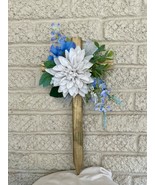 Cemetery, flowers for grave, grave decoration, cross for grave, memorial  - $473.86 MXN
