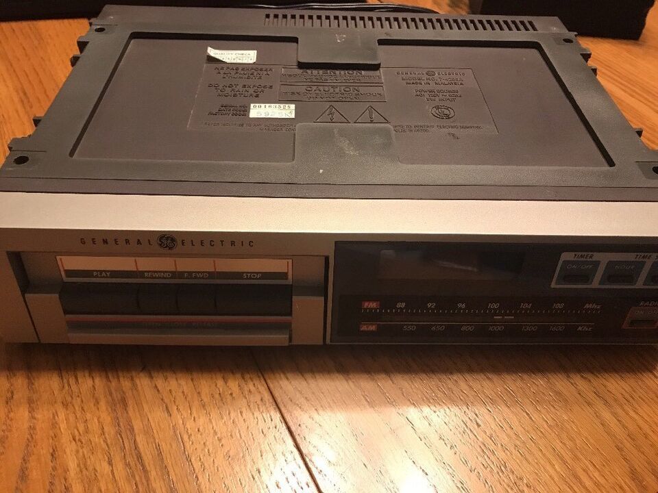 GE Radio General Electric 7-4265A Under Cabinet Tape Space Saver SpaceMaker