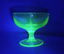 Uranium Vintage Green Depression Glass Footed Sherbert Dish - £11.18 GBP