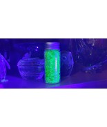 Yellow Crushed Uranium Glass in vial UV reactive Glowing - $484.45 MXN